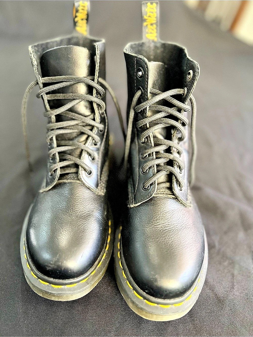 Dr. Martens 1460 Pascal Virginia Leather Boots Black. Preowned